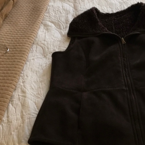 Vest - Picture 4 of 5